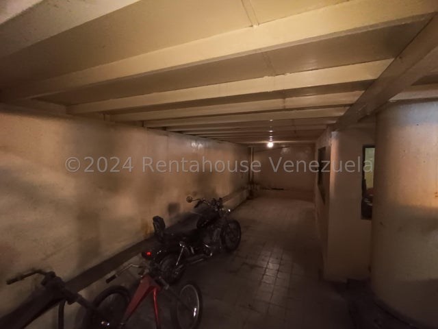 En el Centro de Valencia en venta  Ubicado en Valencia Carabobo 24-17854 ELOISA MEJIA