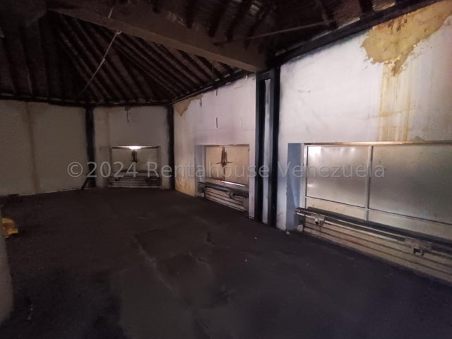 En el Centro de Valencia en venta  Ubicado en Valencia Carabobo 24-17854 ELOISA MEJIA
