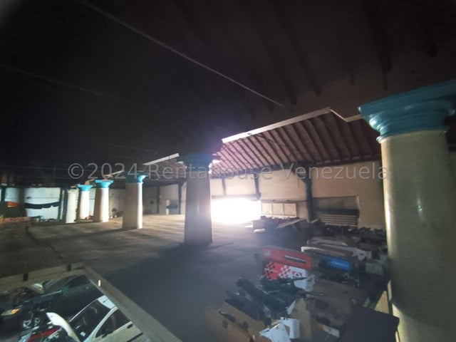 En el Centro de Valencia en venta  Ubicado en Valencia Carabobo 24-17854 ELOISA MEJIA
