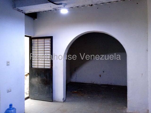 Galpon en Alquiler ubicado en La Candelaria Valencia Carabobo cd 26-10724 ELOISA MEJIA