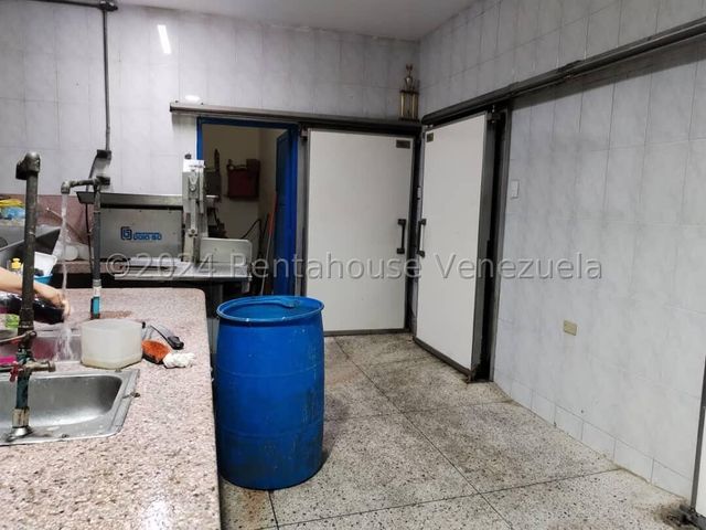 Edificio en venta Av Bolivar Su Valencia Carabobo cd 24-19666 ELOISA MEJIA