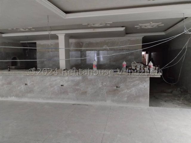 Edificio en venta Av Bolivar Su Valencia Carabobo cd 24-19666 ELOISA MEJIA