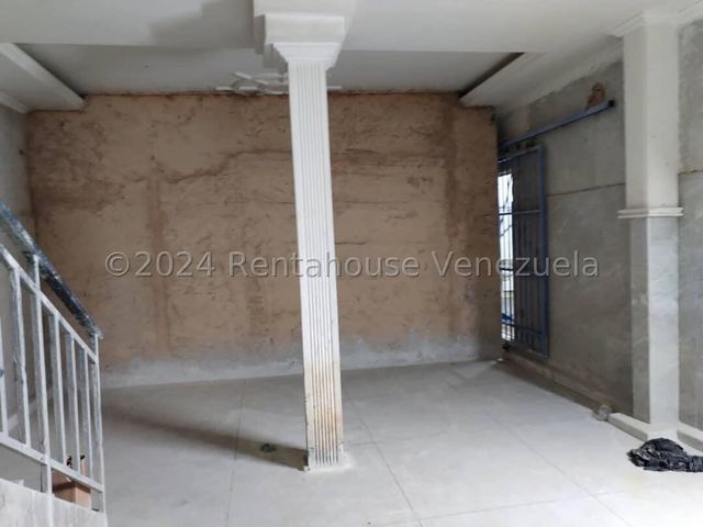Edificio en venta Av Bolivar Su Valencia Carabobo cd 24-19666 ELOISA MEJIA