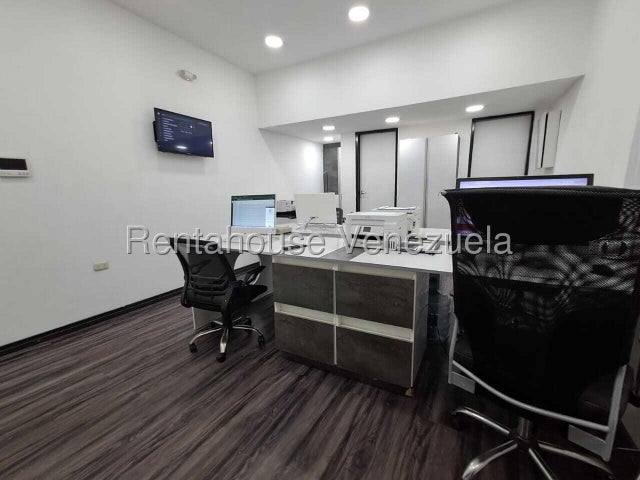 Edificio 4 nieveles con planta electrica en venta ubicado en La Michelena Valencia Carabobo cd 26-1833 ELOISA MEJIA