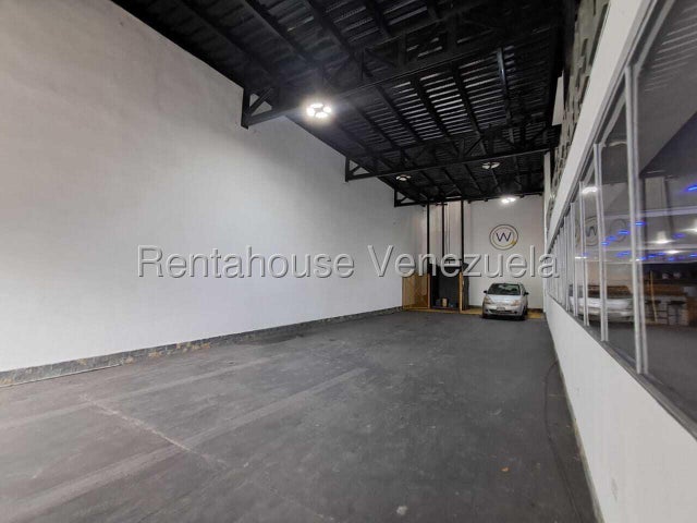 Edificio 4 nieveles con planta electrica en venta ubicado en La Michelena Valencia Carabobo cd 26-1833 ELOISA MEJIA
