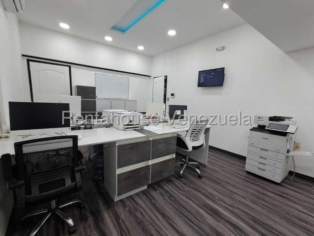Edificio 4 nieveles con planta electrica en venta ubicado en La Michelena Valencia Carabobo cd 26-1833 ELOISA MEJIA