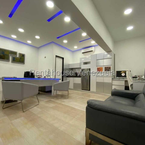 Edificio 4 nieveles con planta electrica en venta ubicado en La Michelena Valencia Carabobo cd 26-1833 ELOISA MEJIA