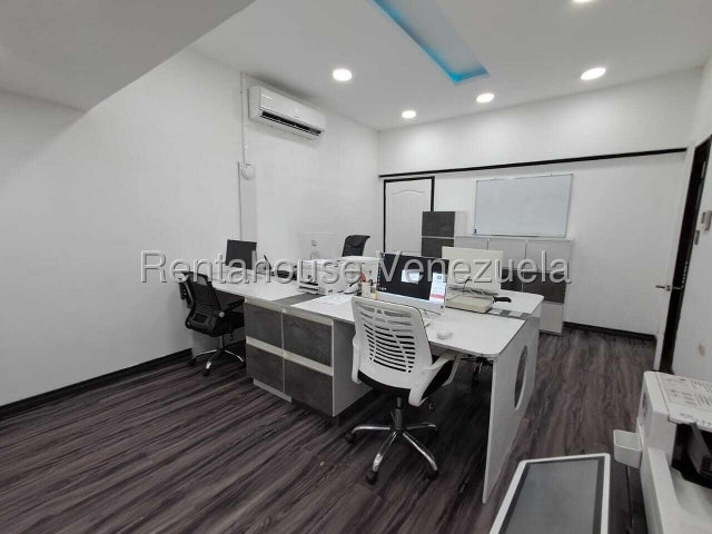 Edificio 4 nieveles con planta electrica en venta ubicado en La Michelena Valencia Carabobo cd 26-1833 ELOISA MEJIA