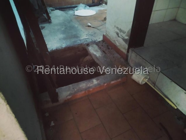 Edificio en venta ubicado en Av Bolivar Valencia Carabobo cd 26-11468 ELOISA MEJIA