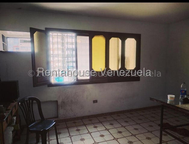 Edificio en venta ubicado en Av Bolivar Valencia Carabobo cd 26-11468 ELOISA MEJIA
