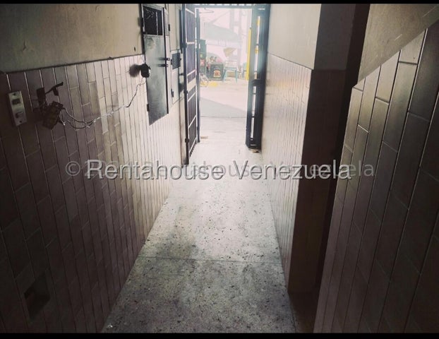 Edificio en venta ubicado en Av Bolivar Valencia Carabobo cd 26-11468 ELOISA MEJIA