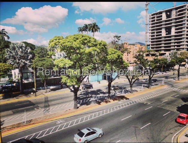 Edificio en venta ubicado en Av Bolivar Valencia Carabobo cd 26-11468 ELOISA MEJIA