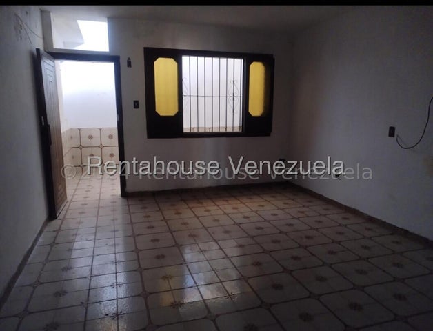 Edificio en venta ubicado en Av Bolivar Valencia Carabobo cd 26-11468 ELOISA MEJIA
