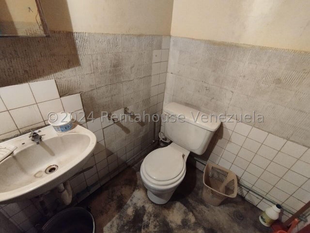Edificio en venta ubicado en San Joaquin Valencia carabobo cd 25-97  ELOISA MEJIA