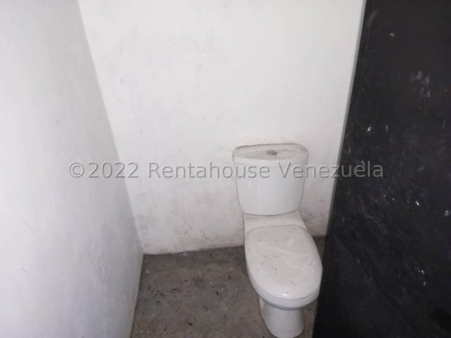 Casa y galpon en venta ubicado en av las ferias valencia carabobo cd 26-11328 ELOISA MEJIA
