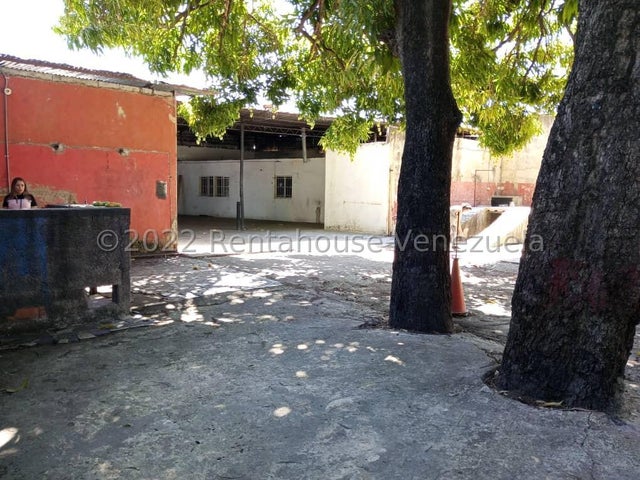 Casa y galpon en venta ubicado en av las ferias valencia carabobo cd 26-11328 ELOISA MEJIA