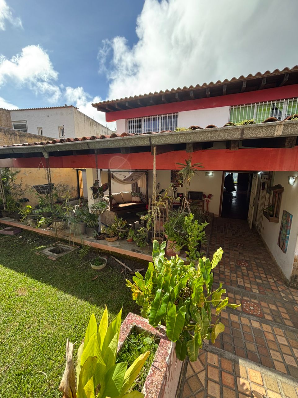 Vendo casa en los guayabitos con piscina