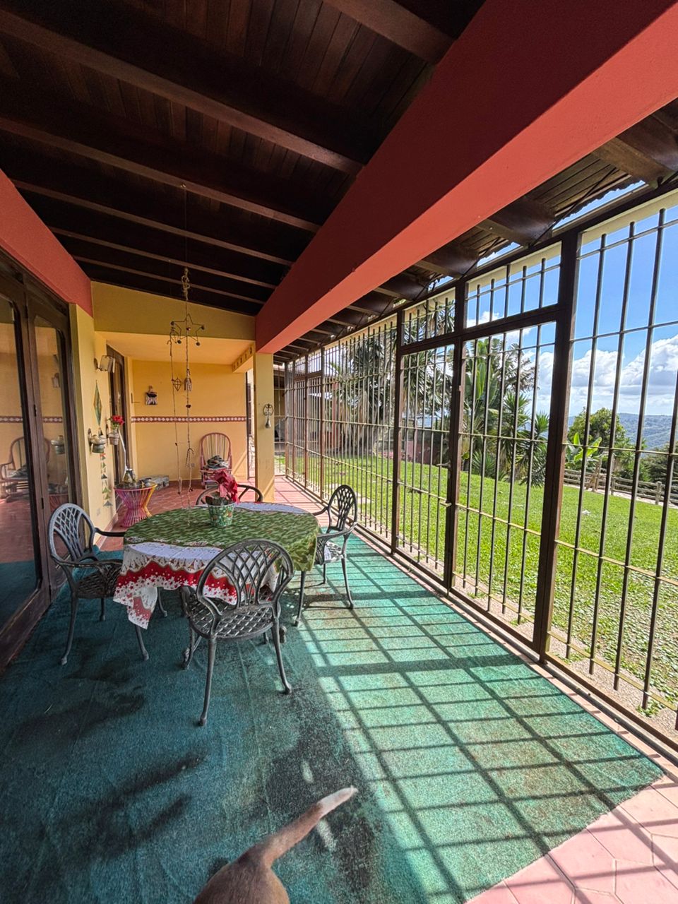 Vendo casa en los guayabitos con piscina