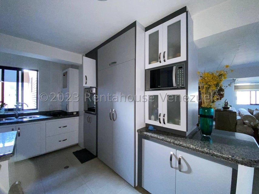 Apartamento en venta en Valles de Camoruco Valencia Carabobo Desiree Castillo Rentahouse 