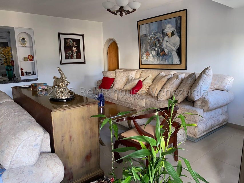 Apartamento en venta en Valles de Camoruco Valencia Carabobo Desiree Castillo Rentahouse 