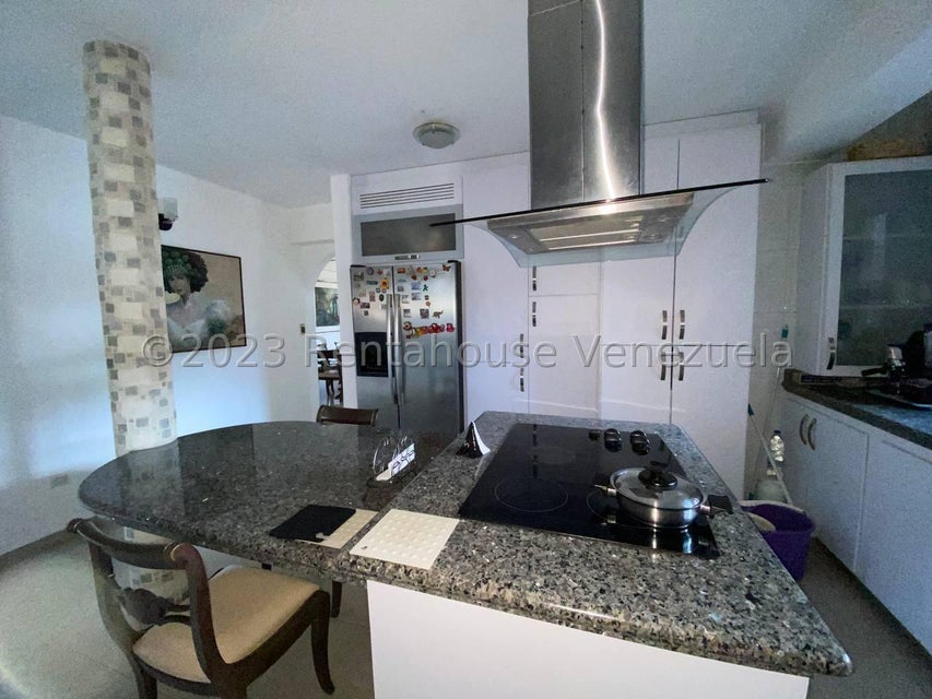 Apartamento en venta en Valles de Camoruco Valencia Carabobo Desiree Castillo Rentahouse 