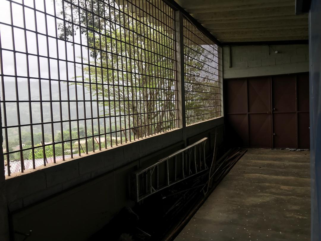 En Caripe, se vende galpón 