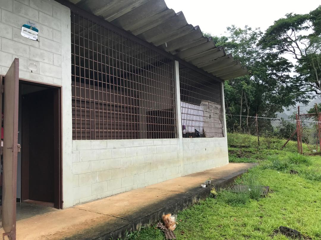 En Caripe, se vende galpón 