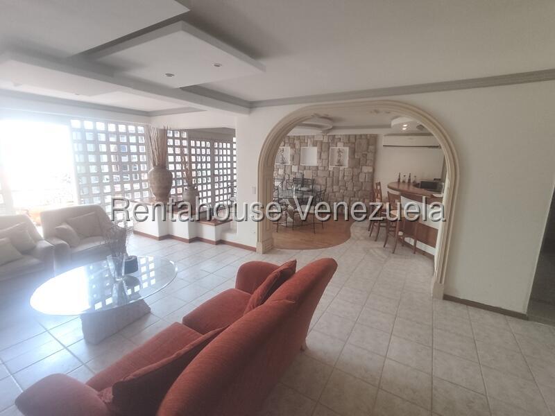 Casa en venta en Parque Mirador Via Guataparo Valencia Carabobo Desiree Castillo Rentahouse 