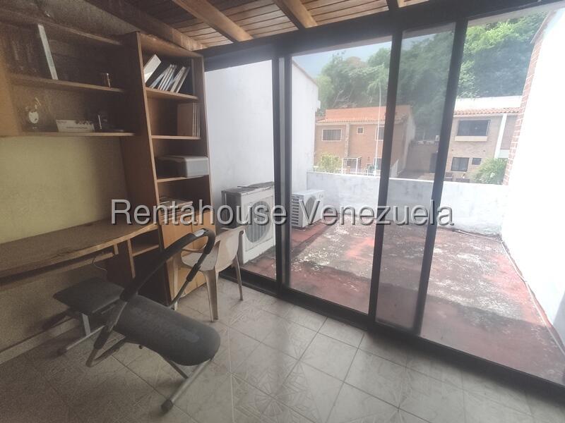 Casa en venta en Parque Mirador Via Guataparo Valencia Carabobo Desiree Castillo Rentahouse 