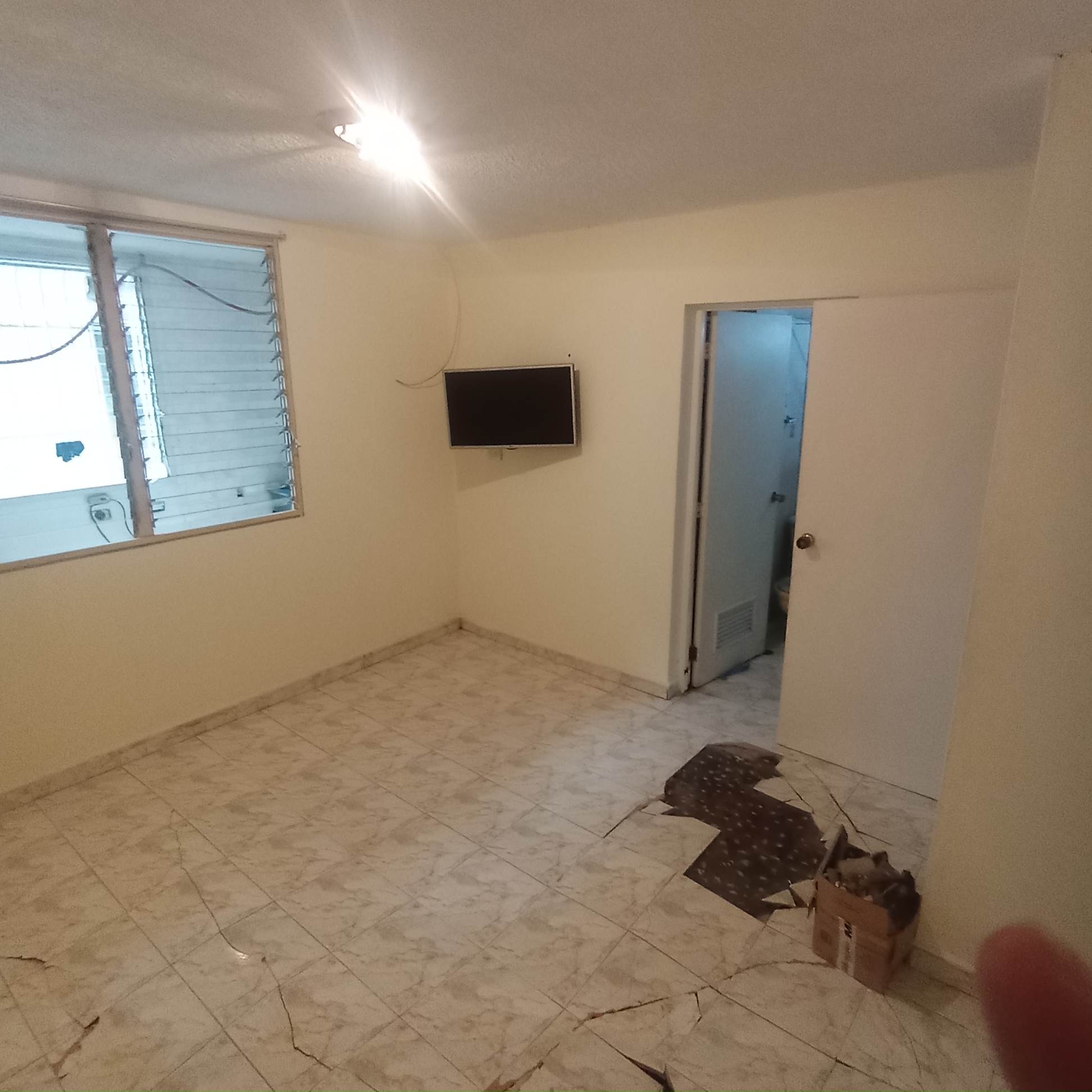 SE VENDE APARTAMENTO EN ROSALEDA 