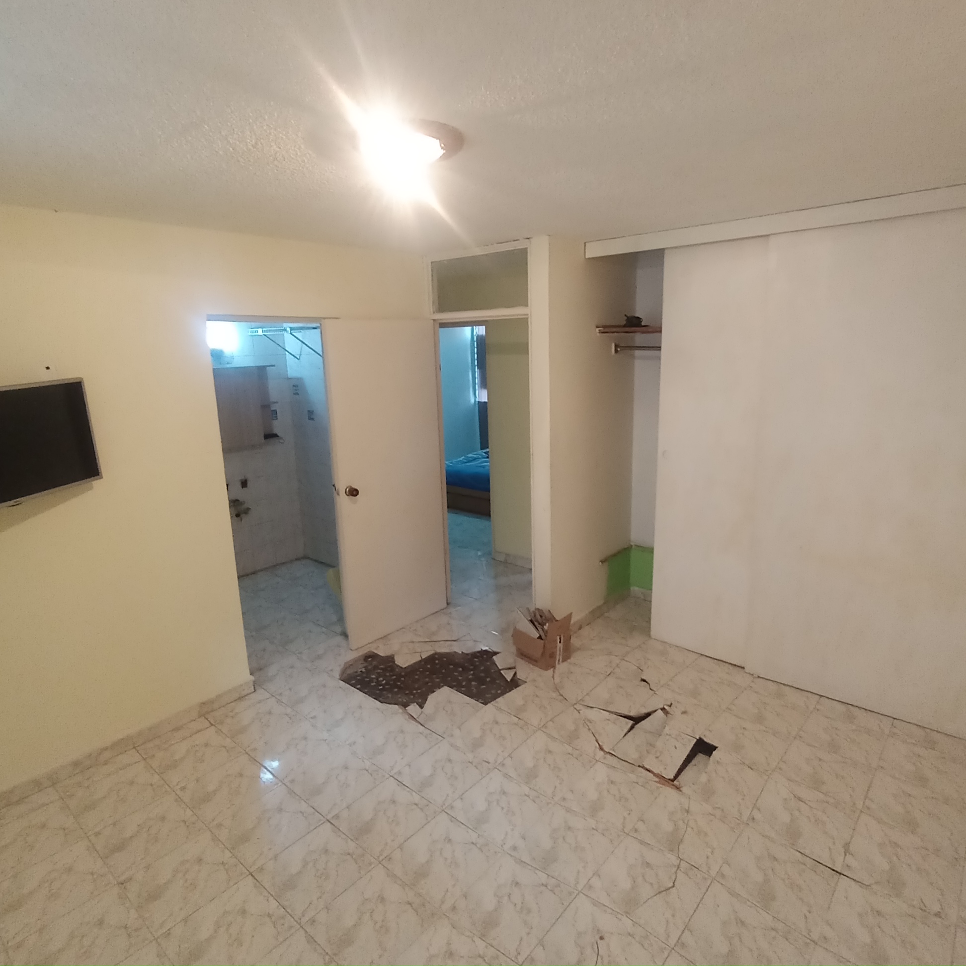 SE VENDE APARTAMENTO EN ROSALEDA 