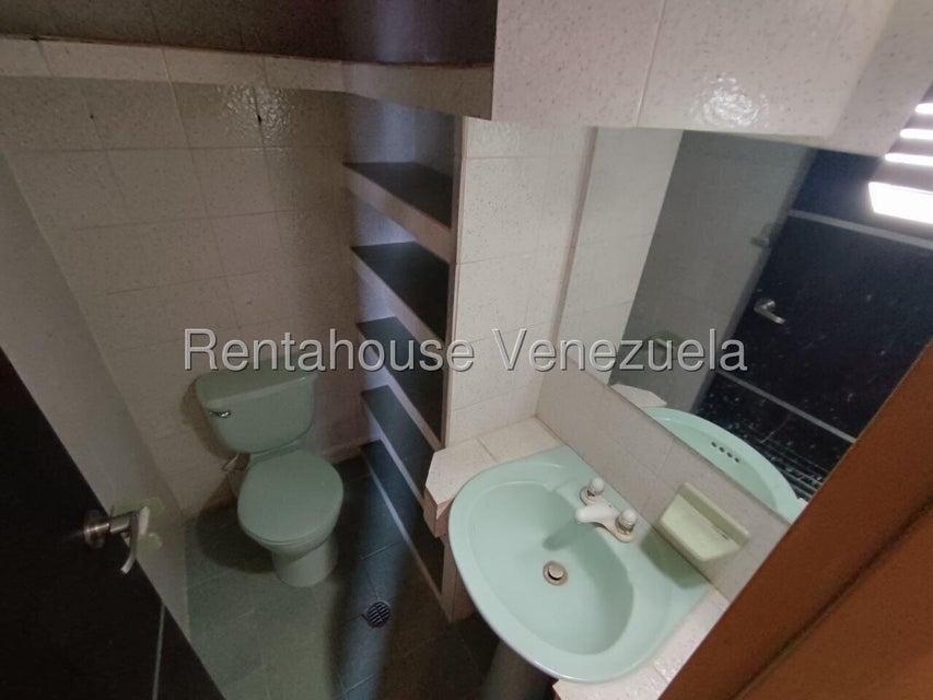 Apartamento en venta en Los Mangos Valencia Carabobo Desiree Castillo Rentahouse 