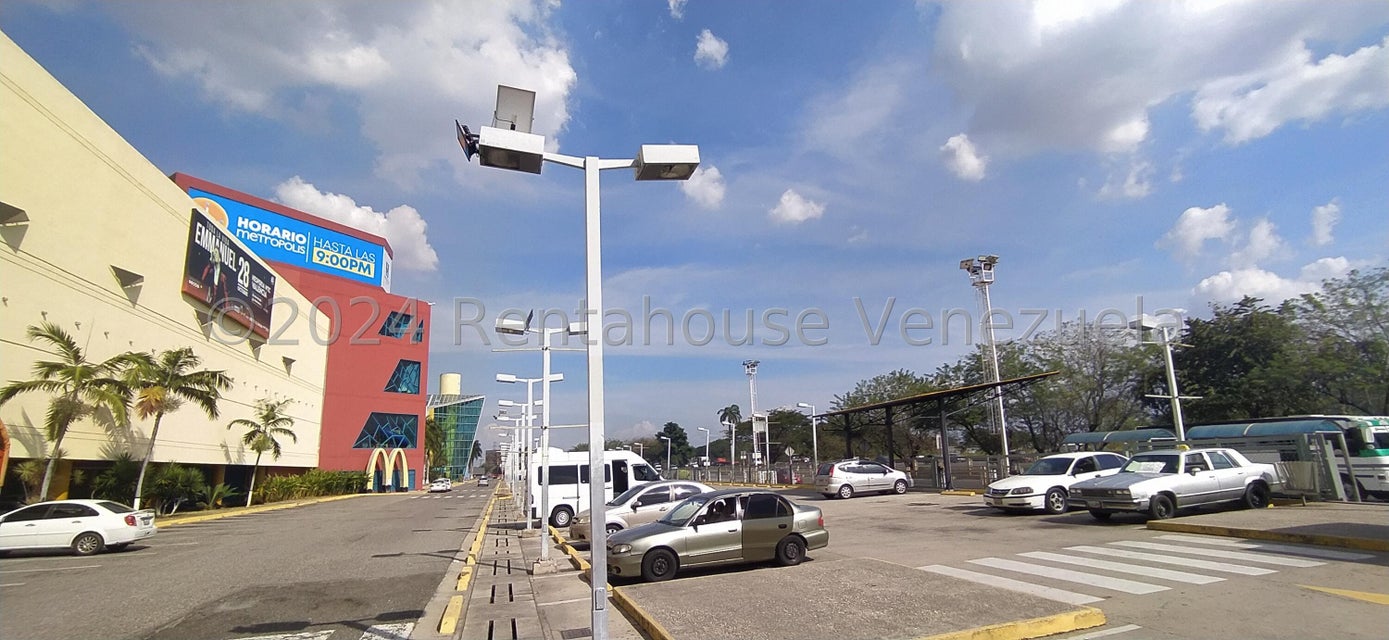Local comercial venta C.C metrópolis San Diego Carabobo Desiree Castillo Rentahouse 