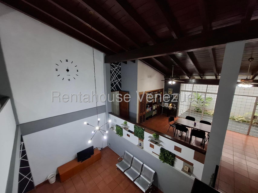 Casa en venta en Trigal Centro Valencia Carabobo Desiree Castillo Rentahouse 