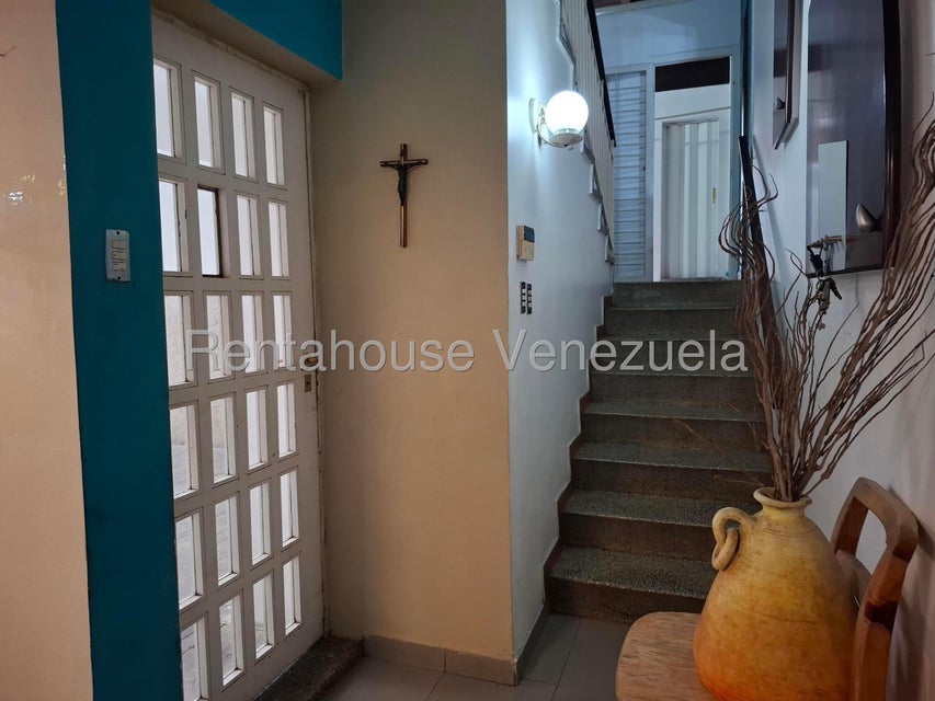 Casa en venta en Trigal Centro Valencia Carabobo Desiree Castillo Rentahouse 