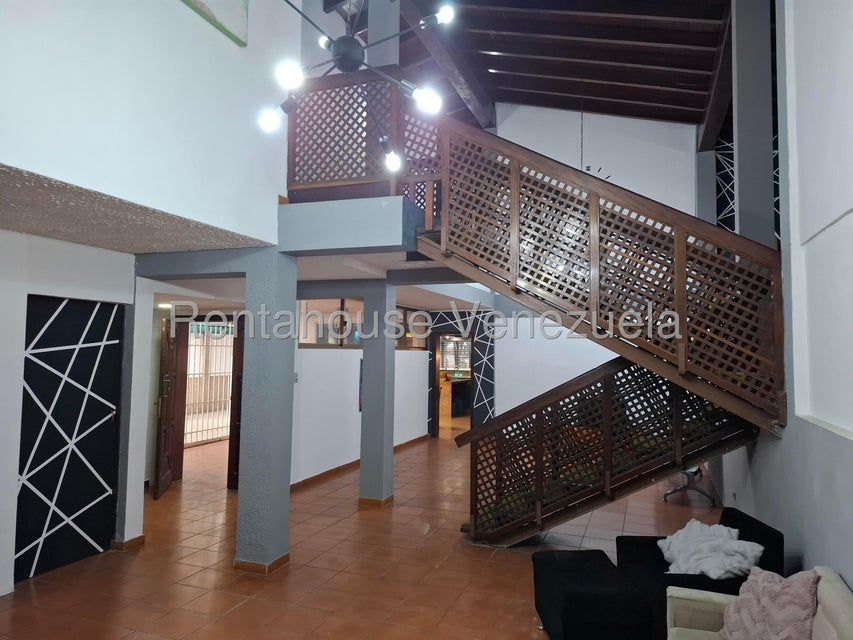 Casa en Alquiler en Trigal Centro Valencia Carabobo Desiree Castillo Rentahouse 26-12081