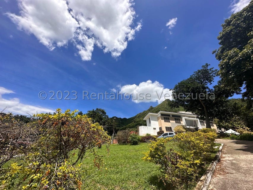 Casa en venta en las Morochas San Diego Carabobo Desiree Castillo Rentahouse 26-8714