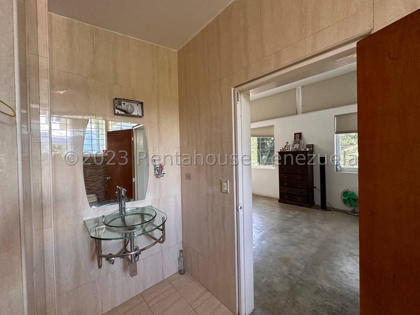 Casa en venta en las Morochas San Diego Carabobo Desiree Castillo Rentahouse 26-8714