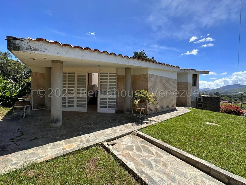 Casa en venta en las Morochas San Diego Carabobo Desiree Castillo Rentahouse 26-8714