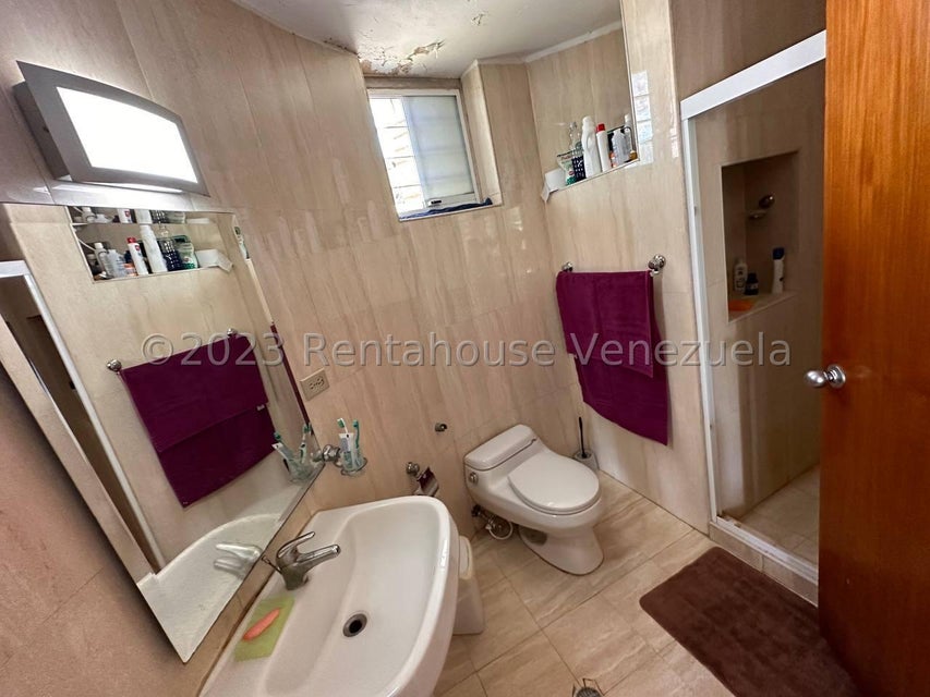Casa en venta en las Morochas San Diego Carabobo Desiree Castillo Rentahouse 26-8714