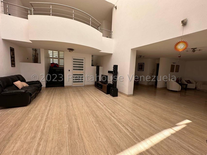 Casa en venta en las Morochas San Diego Carabobo Desiree Castillo Rentahouse 26-8714