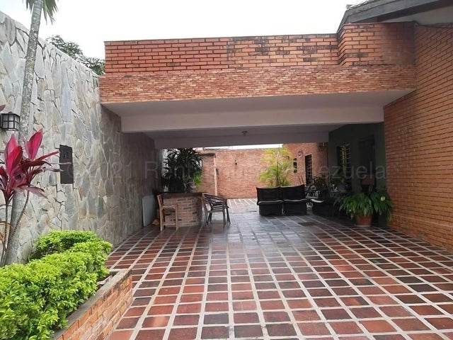 En el Trigal Norte comoda Casa en venta ubicada en valencia carabobo cd 24-21208 ELOISA MEJIA