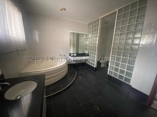 Las chimeneas Casa en venta Ubicada en Valencia Carabobo codigo 24-22617 ELOISA MEJIA