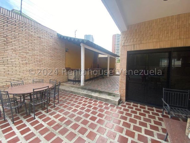 Las chimeneas Casa en venta Ubicada en Valencia Carabobo codigo 24-22617 ELOISA MEJIA