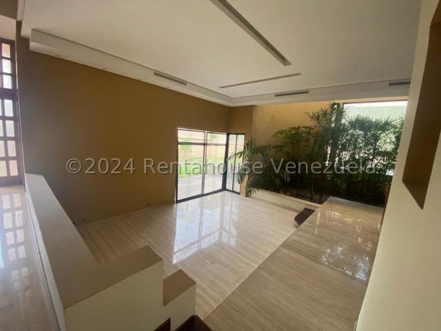Las chimeneas Casa en venta Ubicada en Valencia Carabobo codigo 24-22617 ELOISA MEJIA