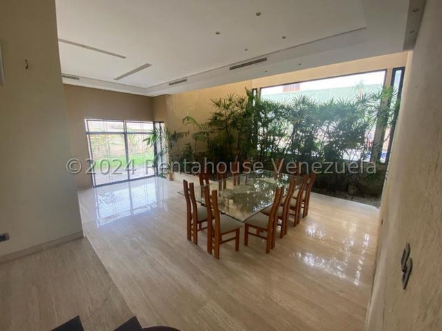 Las chimeneas Casa en venta Ubicada en Valencia Carabobo codigo 24-22617 ELOISA MEJIA