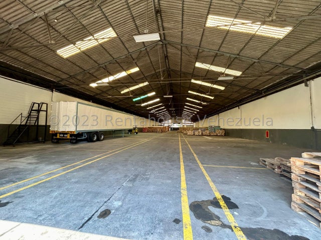De oportunidad Galpon Comercial en venta ubicado en zona industrial carabobo codigo 24-11132 ELOISA MEJIA