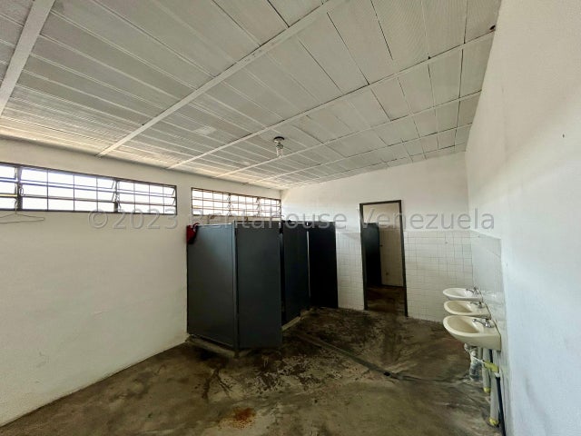 De oportunidad Galpon Comercial en venta ubicado en zona industrial carabobo codigo 24-11132 ELOISA MEJIA