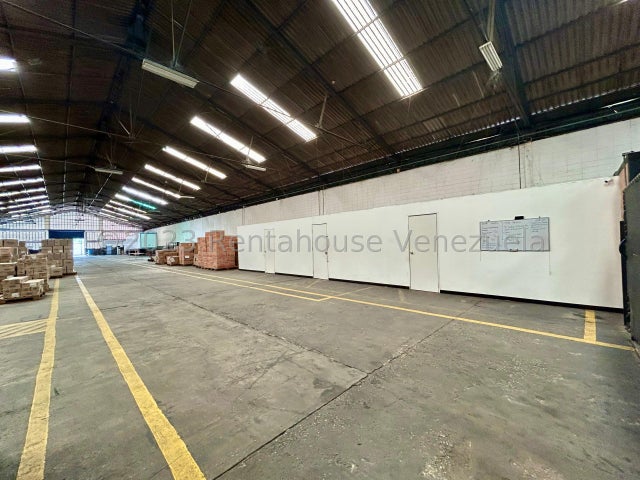 De oportunidad Galpon Comercial en venta ubicado en zona industrial carabobo codigo 24-11132 ELOISA MEJIA
