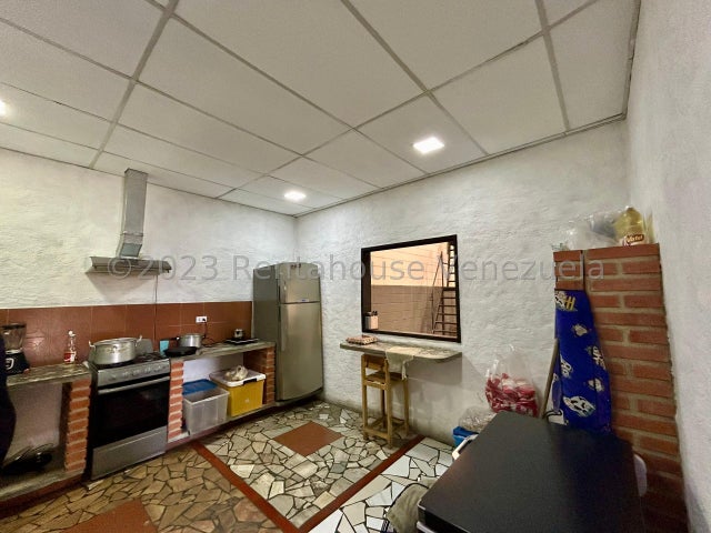 De oportunidad Galpon Comercial en venta ubicado en zona industrial carabobo codigo 24-11132 ELOISA MEJIA
